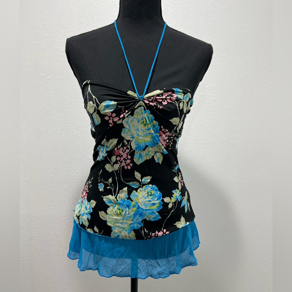 True Light Juniors Size M halter. EUC